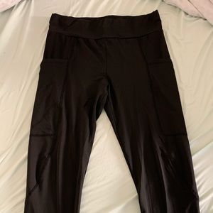 Black stretchy workout leggings